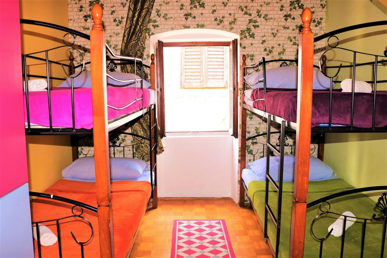 Hostel Alma 2 Poreč Kültér fotó
